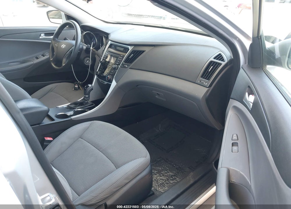 2013 HYUNDAI SONATA VIN: 5NPEB4AC5DH585053