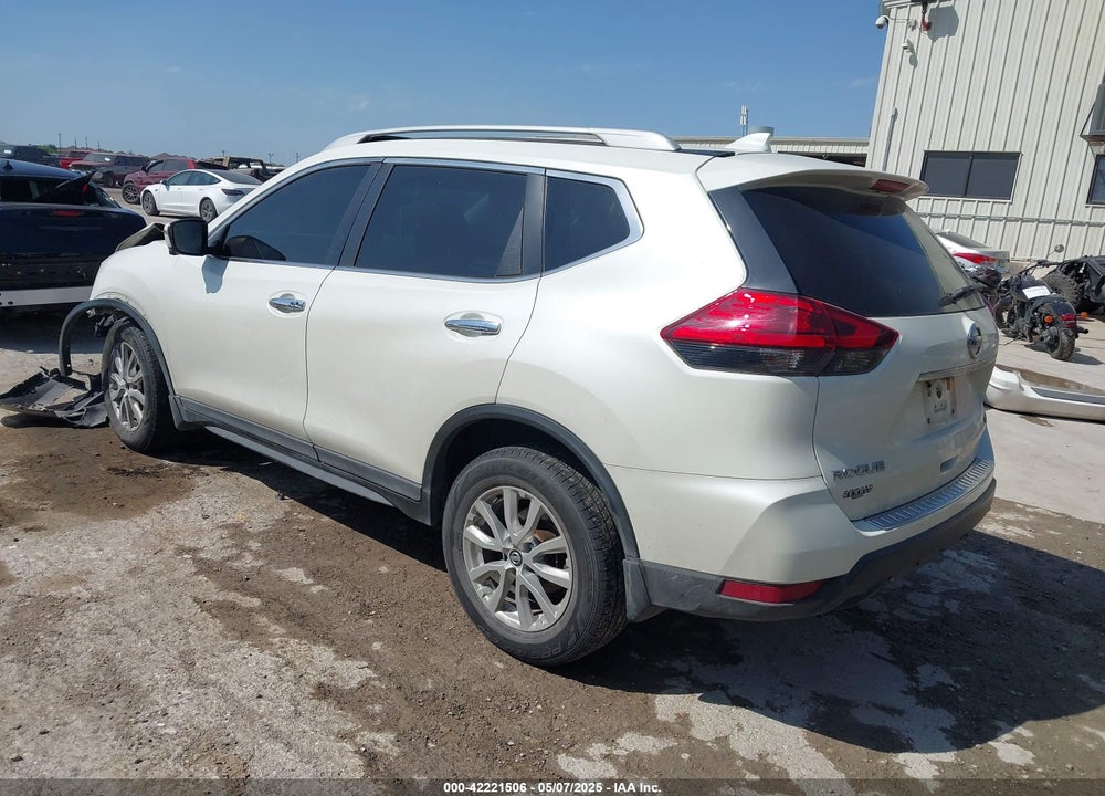 2017 NISSAN ROGUE SV VIN: 5N1AT2MV8HC814318