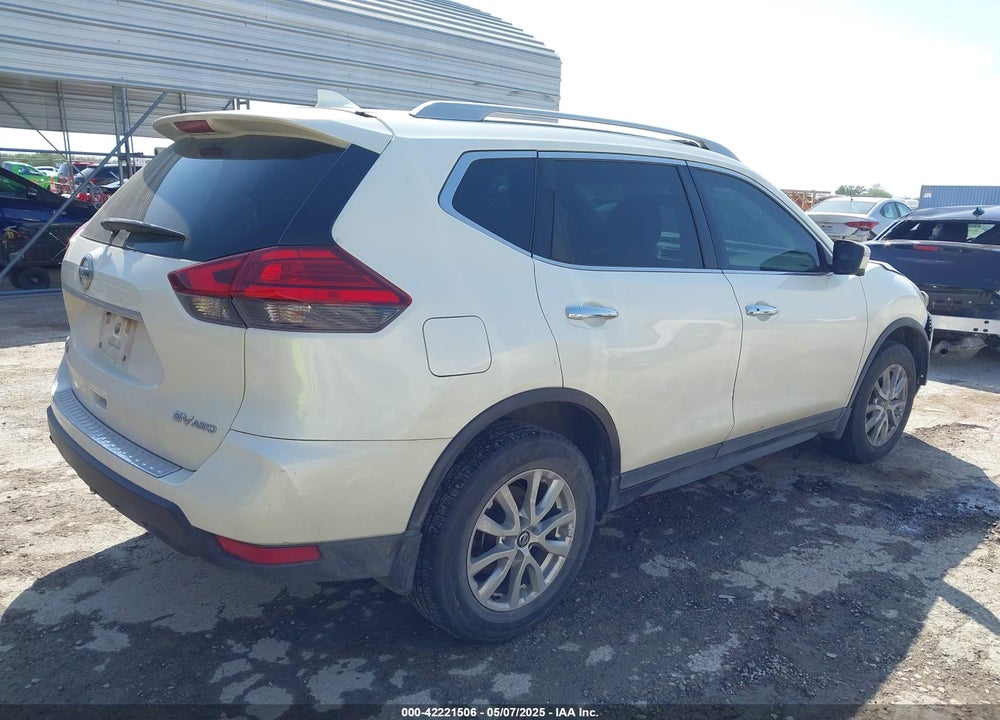 2017 NISSAN ROGUE SV VIN: 5N1AT2MV8HC814318