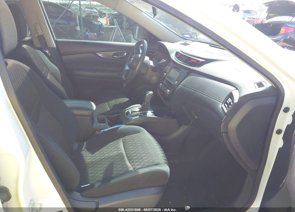 2017 NISSAN ROGUE SV VIN: 5N1AT2MV8HC814318