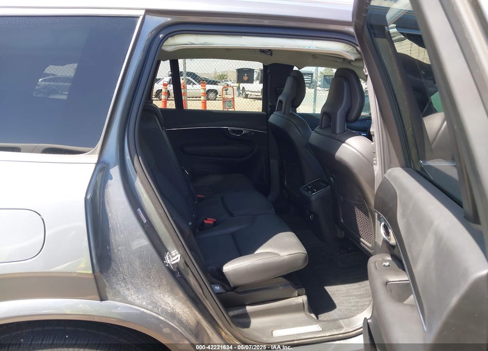 2020 VOLVO XC90 T5 MOMENTUM 7 PASSENGER VIN: YV4102CK0L1601885