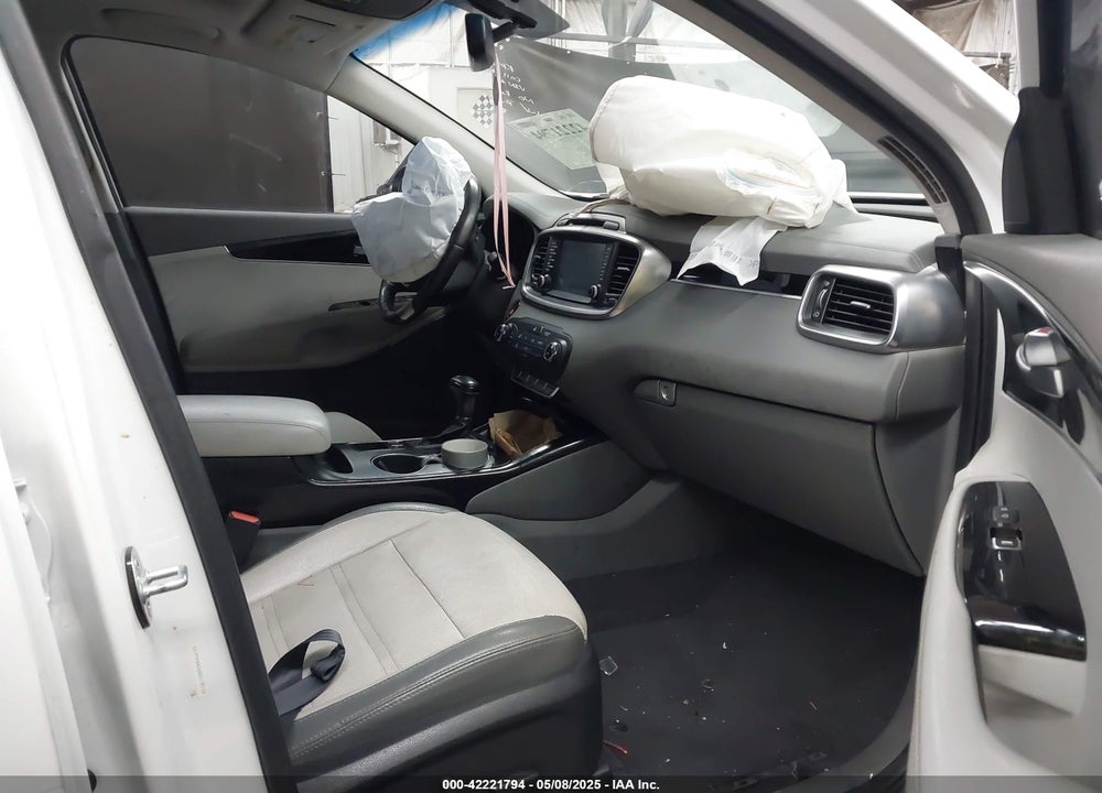 2016 KIA SORENTO VIN: 5XYPK4A56GG118116