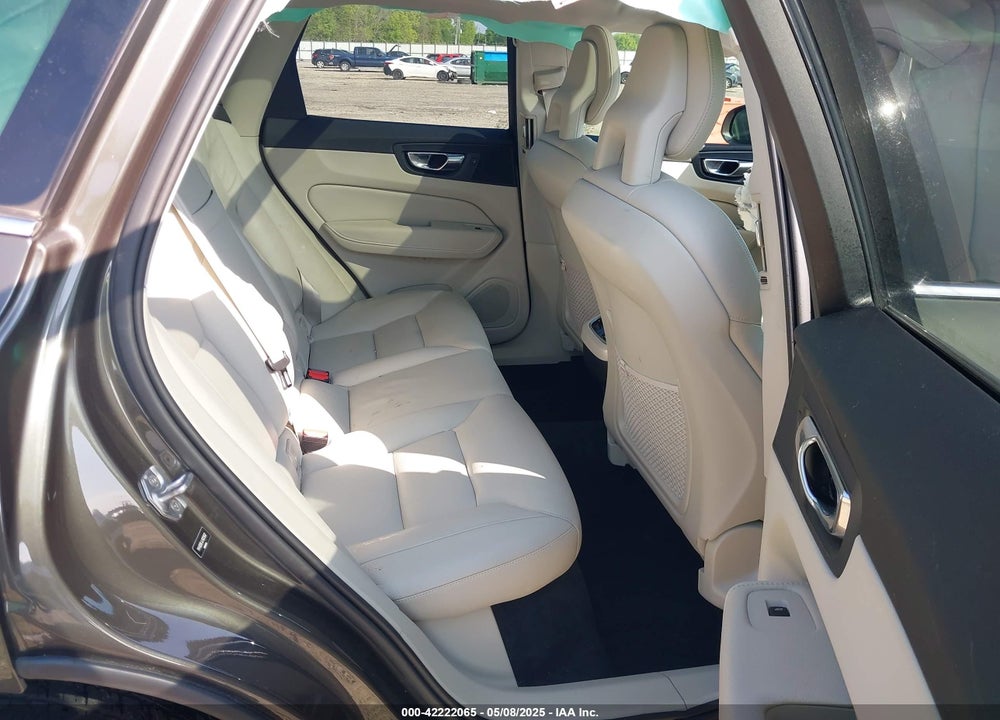 2018 VOLVO XC60 VIN: YV4102RLXJ1025932