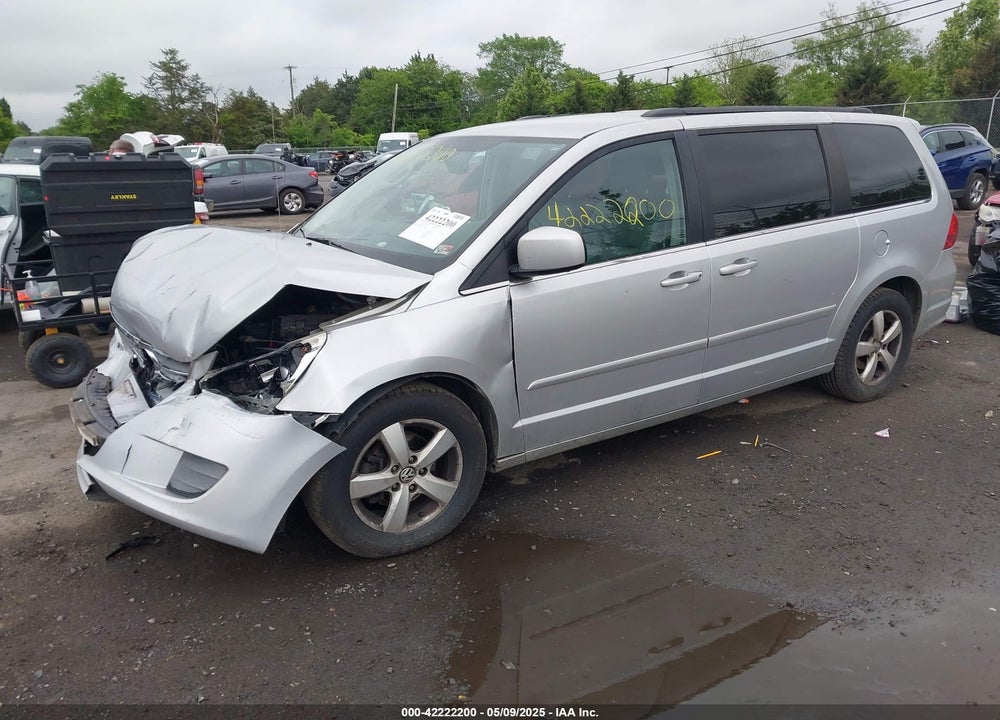 2011 VOLKSWAGEN ROUTAN VIN: 2V4RW3DGXBR772583