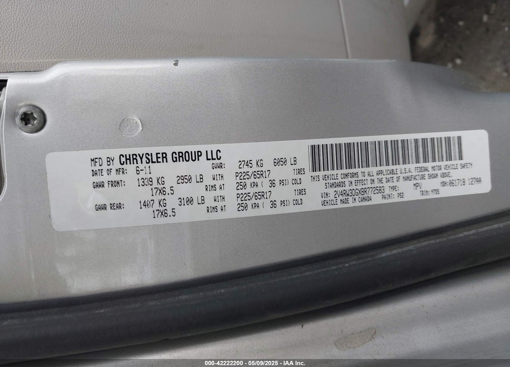 2011 VOLKSWAGEN ROUTAN VIN: 2V4RW3DGXBR772583