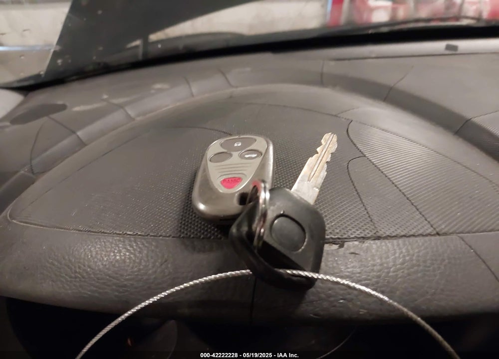 2005 ACURA TL VIN: 19UUA66225A058611