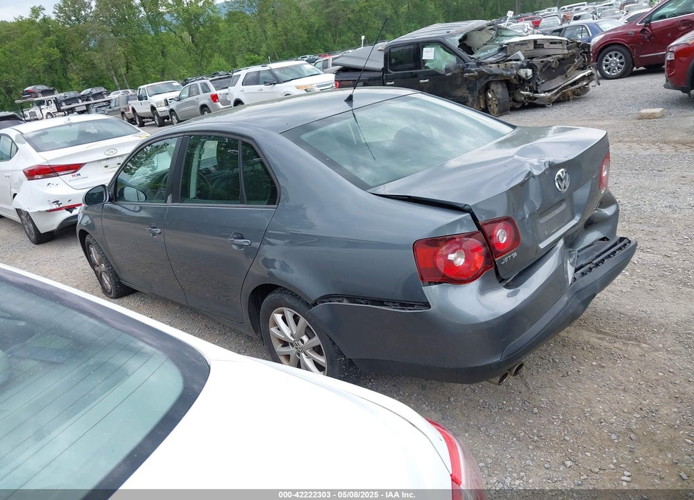 2010 VOLKSWAGEN JETTA VIN: 3VWRZ7AJ3AM158356