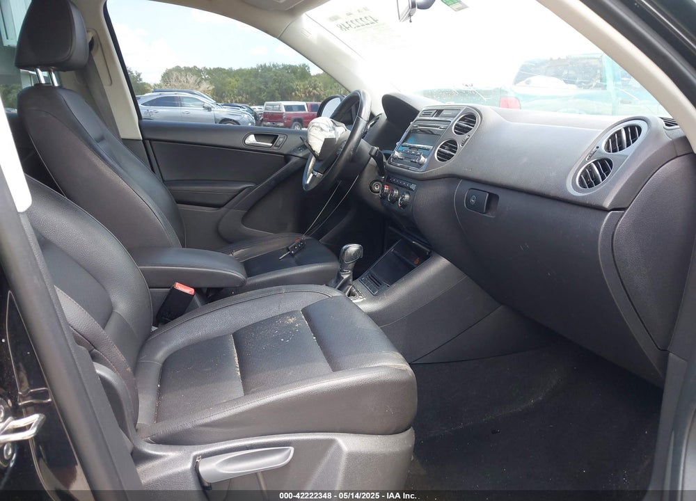 2014 VOLKSWAGEN TIGUAN SE VIN: WVGBV3AX8EW537304