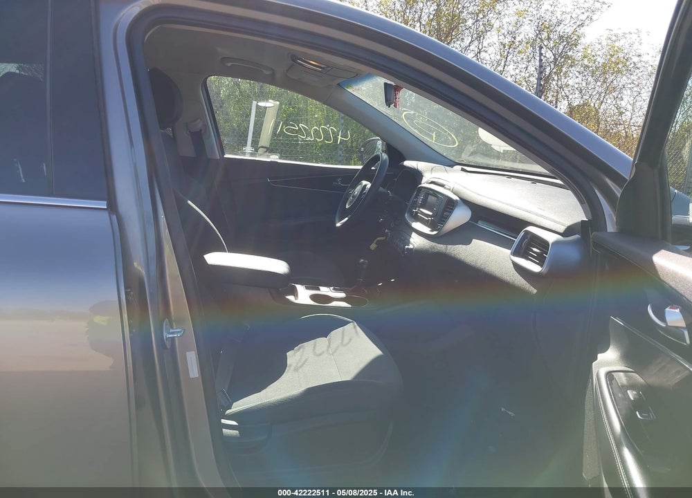 2018 KIA SORENTO VIN: 5XYPG4A33JG417375