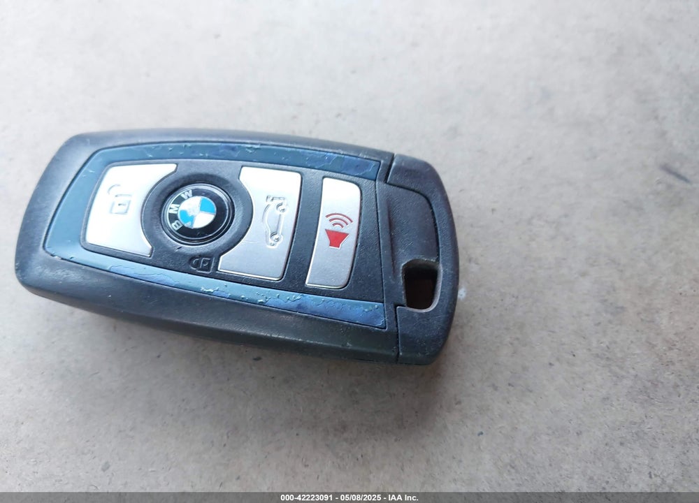 2016 BMW 3 SERIES VIN: WBA8B7G57GNU36930