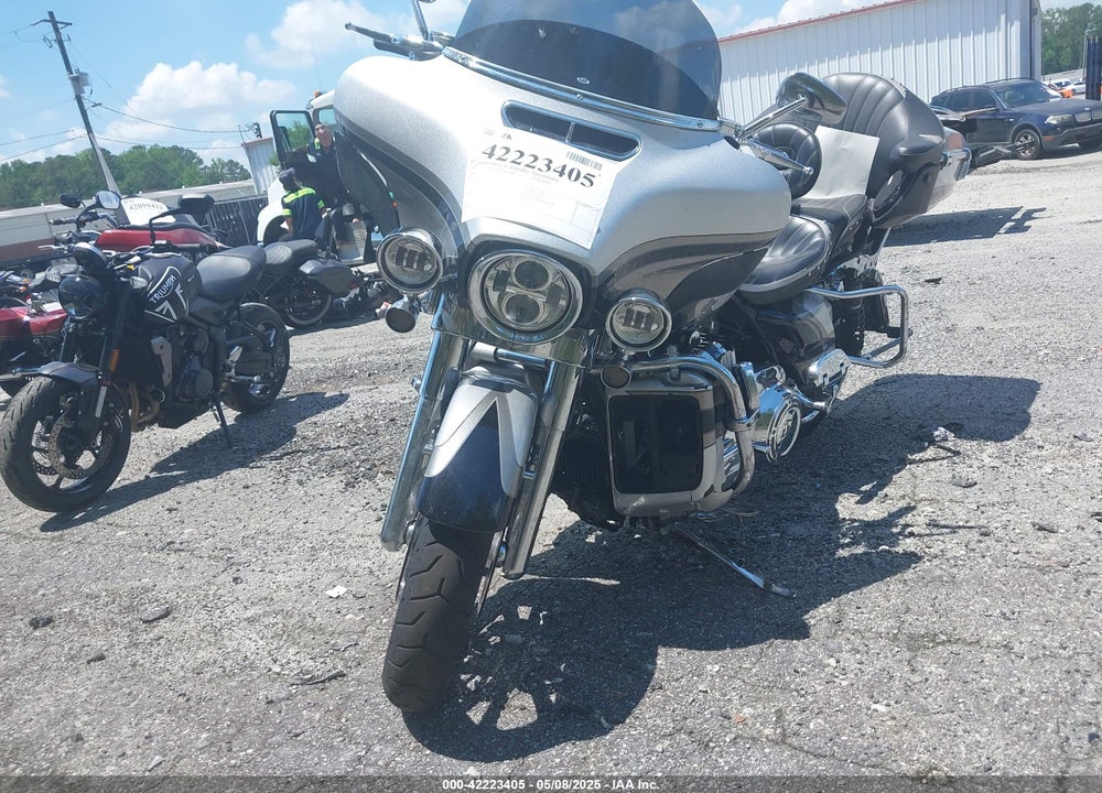 2017 HARLEY-DAVIDSON FLHTKSE CVO LIMITED VIN: 1HD1TEF13HB952773