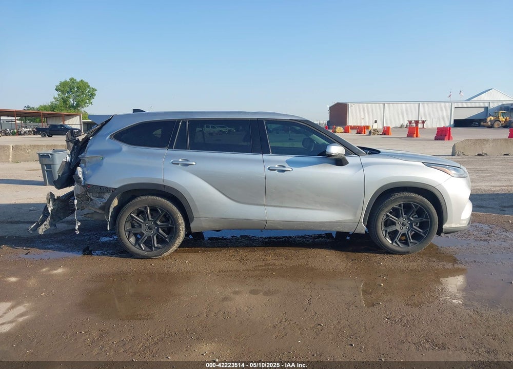 2022 TOYOTA HIGHLANDER VIN: 5TDCZRAH0NS126410