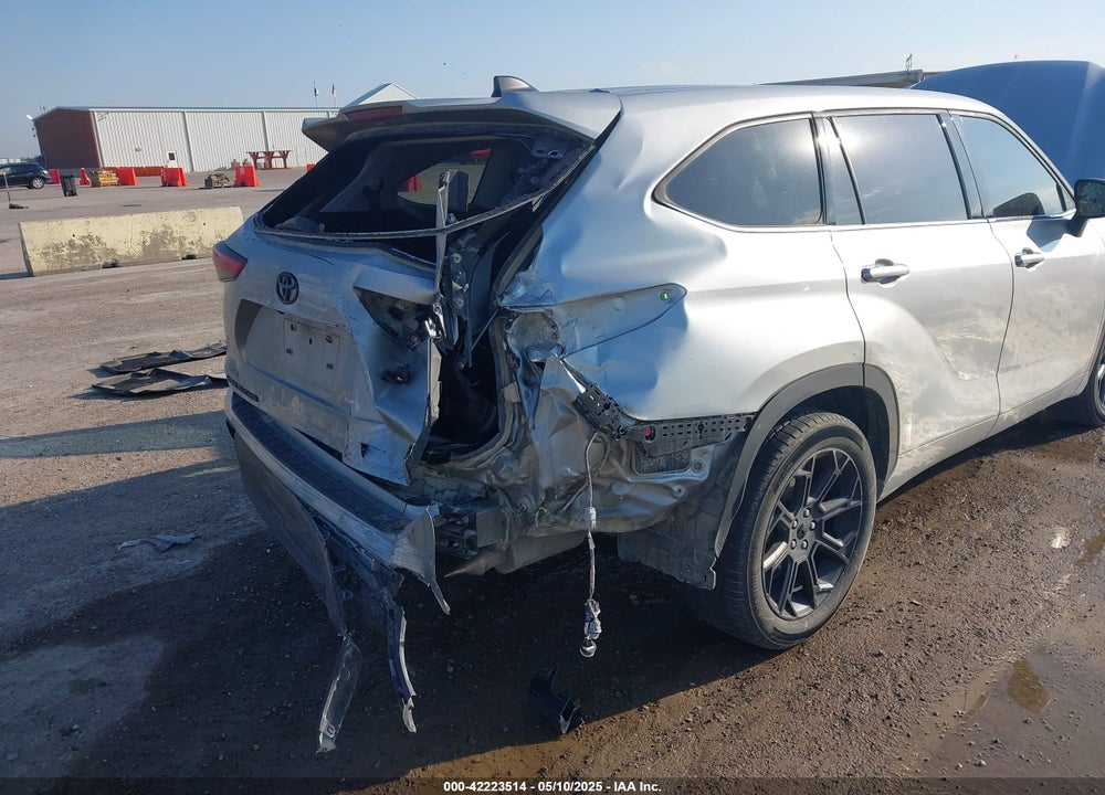 2022 TOYOTA HIGHLANDER VIN: 5TDCZRAH0NS126410