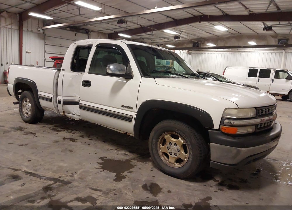 2001 CHEVROLET SILVERADO 1500 LS VIN: 2GCEC19V111382854