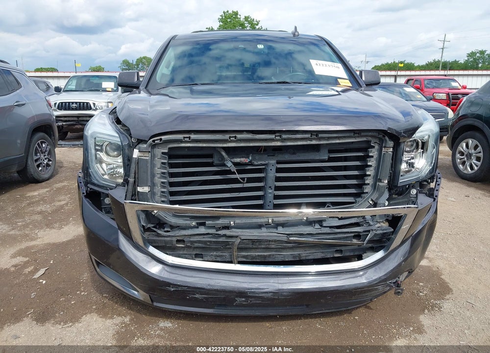 2017 GMC YUKON XL DENALI VIN: 1GKS2HKJ4HR230952