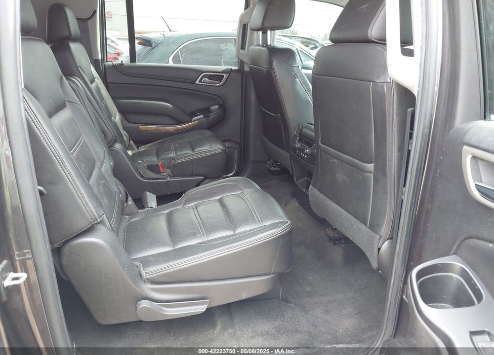 2017 GMC YUKON XL DENALI VIN: 1GKS2HKJ4HR230952