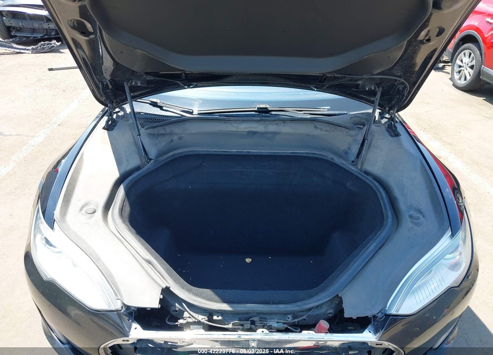 2015 TESLA MODEL S VIN: 5YJSA1H42FF091611