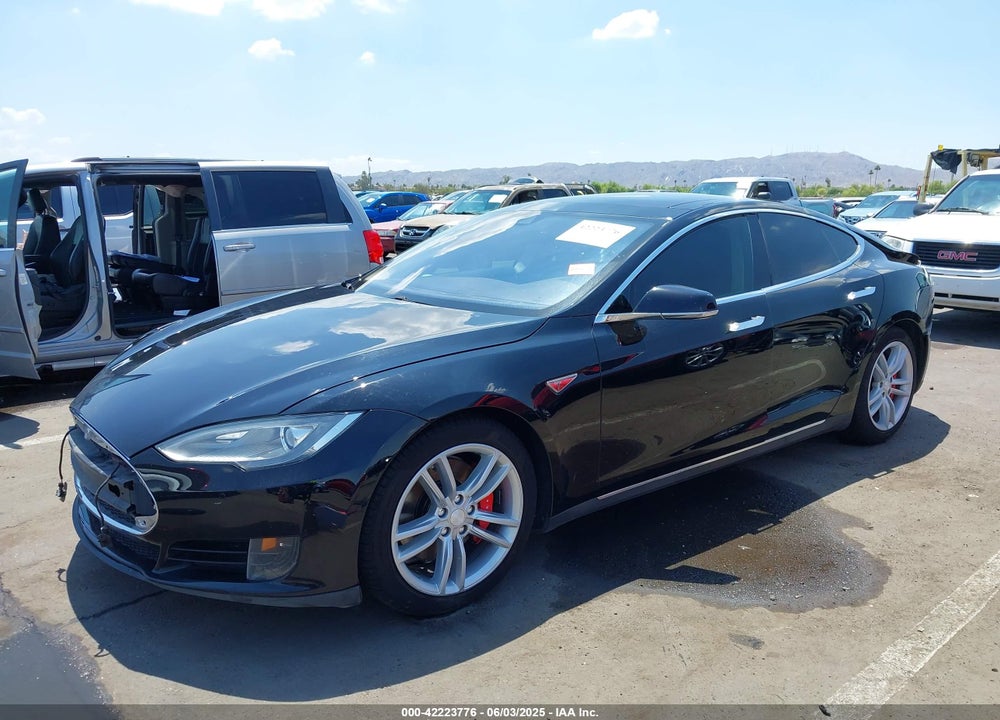2015 TESLA MODEL S VIN: 5YJSA1H42FF091611