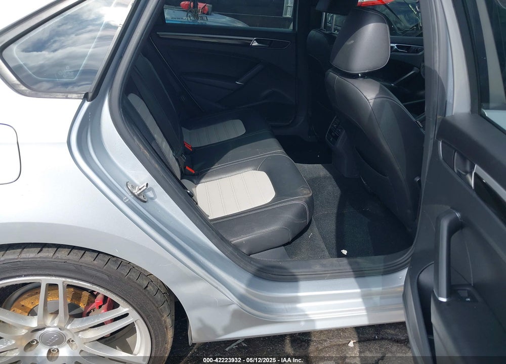 2018 VOLKSWAGEN PASSAT VIN: 1VWJM7A3XJC051142