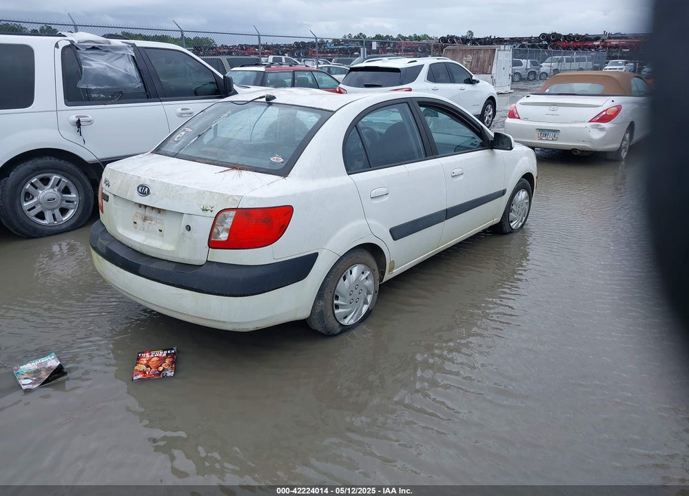 2007 KIA RIO VIN: KNADE123676238603
