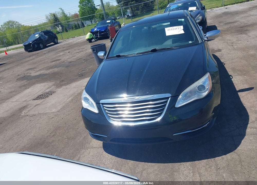 2012 CHRYSLER 200 VIN: 1C3CCBCB7CN306332