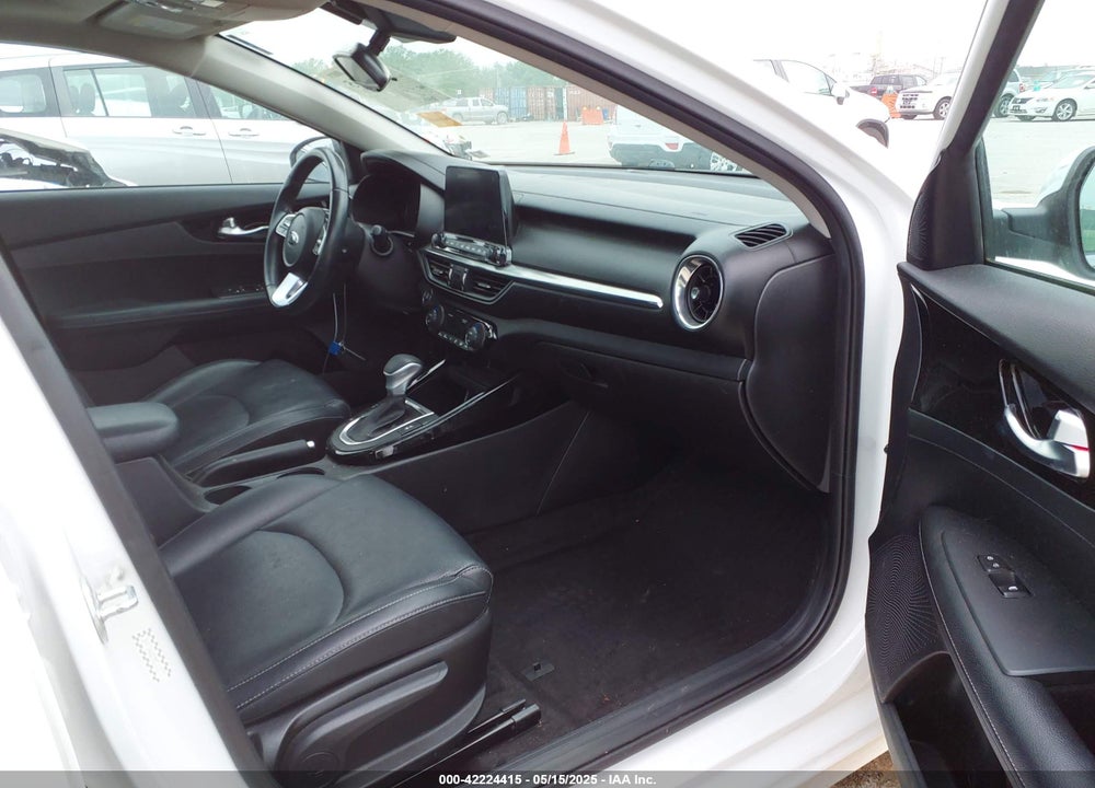 2021 KIA FORTE EX VIN: 3KPF54AD0ME313177