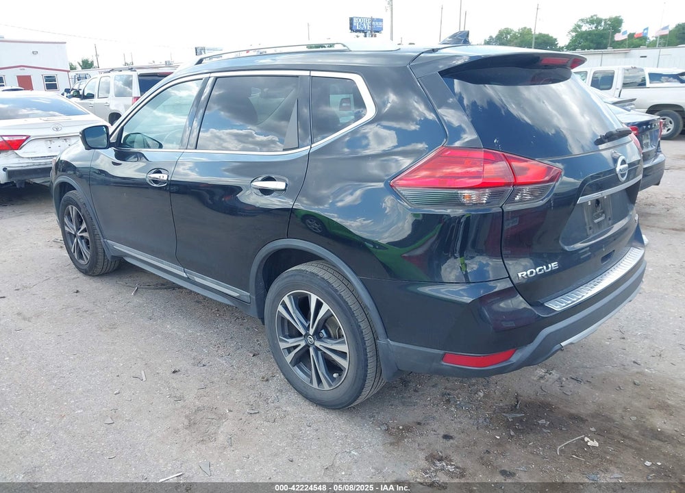 2017 NISSAN ROGUE SL VIN: 5N1AT2MV5HC837667
