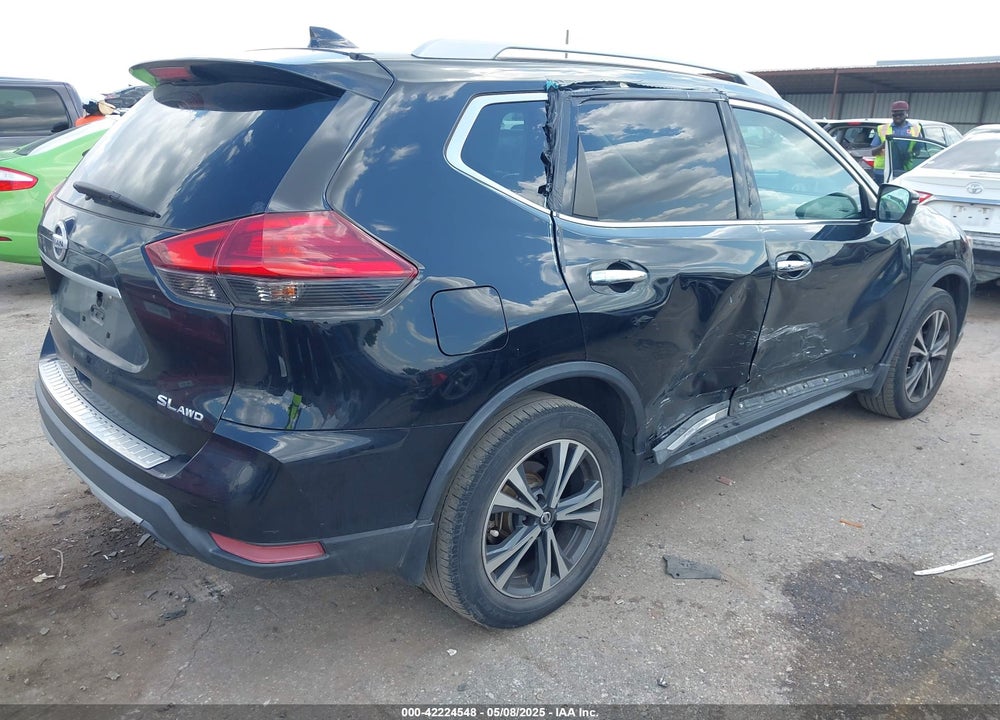 2017 NISSAN ROGUE SL VIN: 5N1AT2MV5HC837667