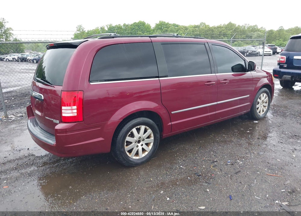 2009 CHRYSLER TOWN & COUNTRY VIN: 2A8HR54189R512500