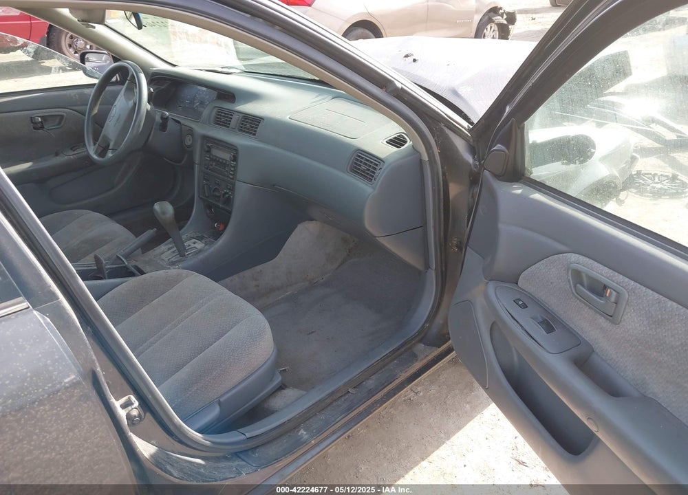 2000 TOYOTA CAMRY LE V6 VIN: 4T1BF22K7YU092029