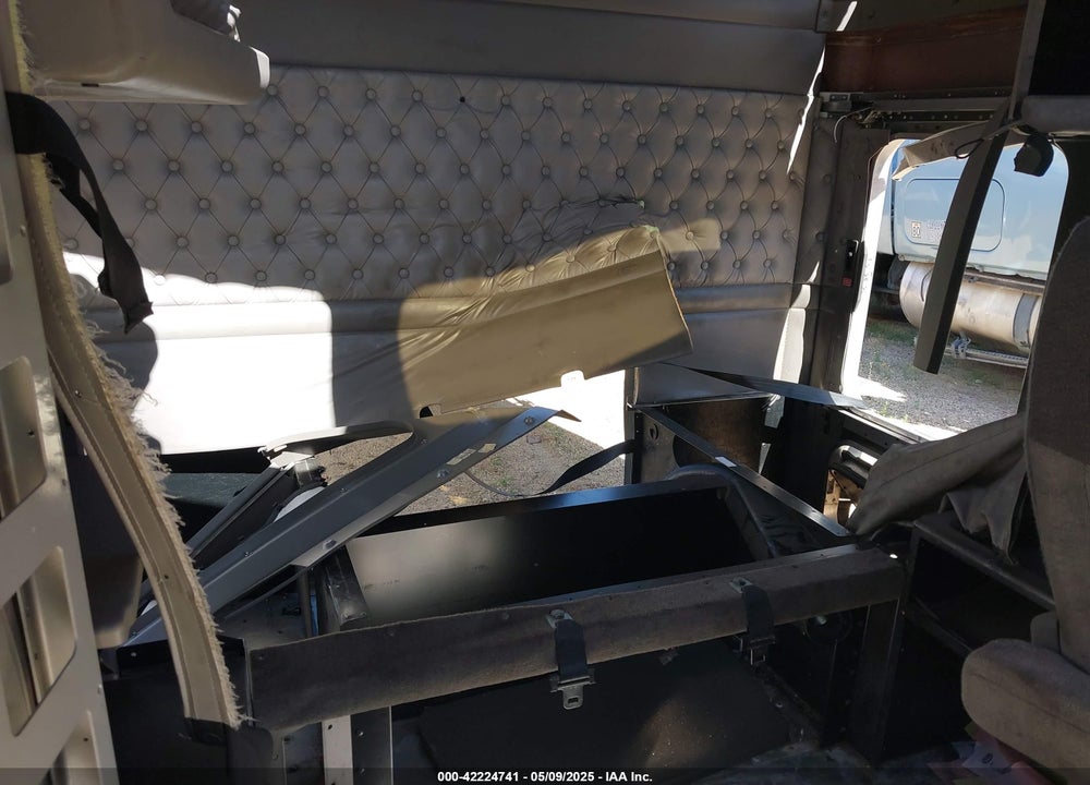2013 KENWORTH CONSTRUCTION T660 VIN: 1XKAD49X7DJ345532