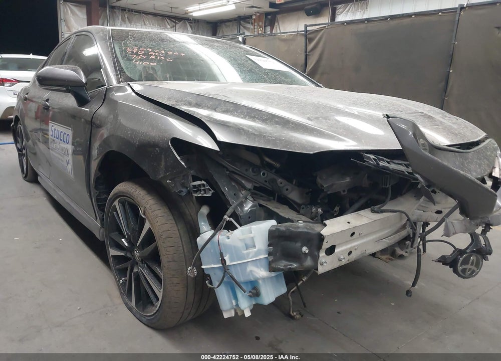 2018 TOYOTA CAMRY VIN: 4T1B61HK3JU084100