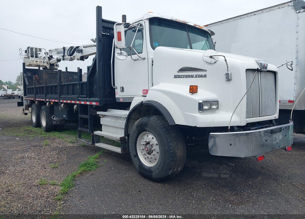 2011 WESTERN STAR/AUTO CAR CONVENTIONAL 4900SA VIN: 5KKHALDV5BPAY9339