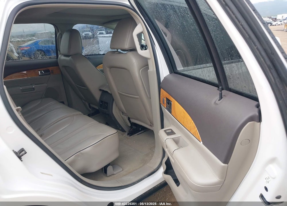 2011 LINCOLN MKX VIN: 2LMDJ8JK6BBJ00375