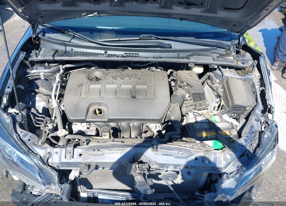 2018 TOYOTA COROLLA LE VIN: 5YFBURHE4JP812734