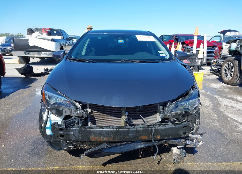 2018 TOYOTA COROLLA LE VIN: 5YFBURHE4JP812734