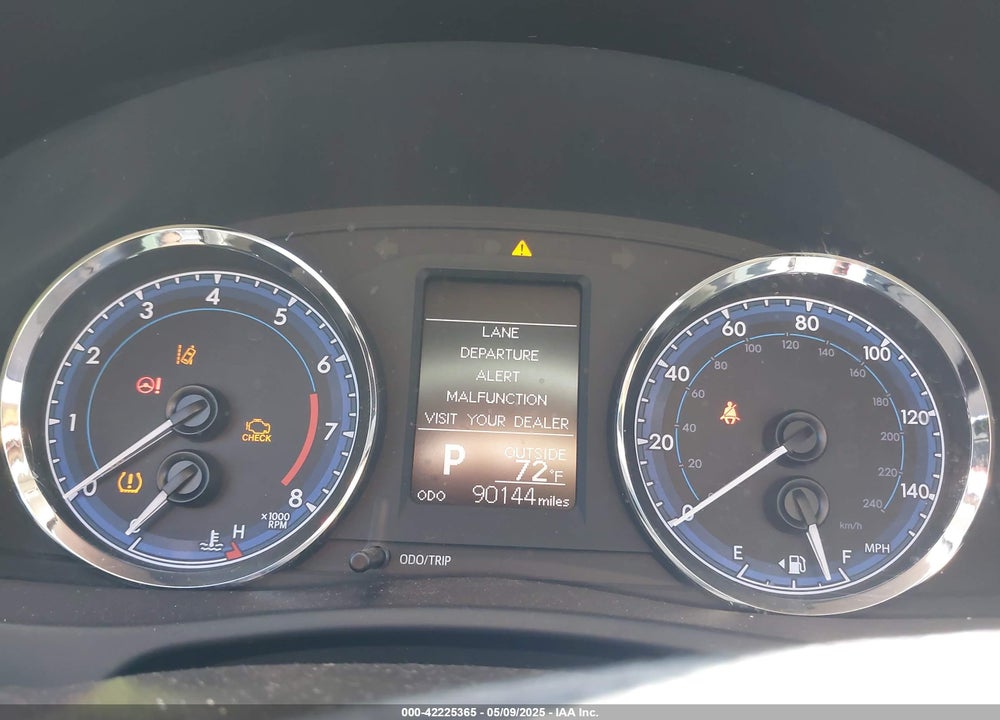 2018 TOYOTA COROLLA LE VIN: 5YFBURHE4JP812734