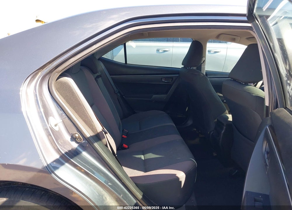 2018 TOYOTA COROLLA LE VIN: 5YFBURHE4JP812734