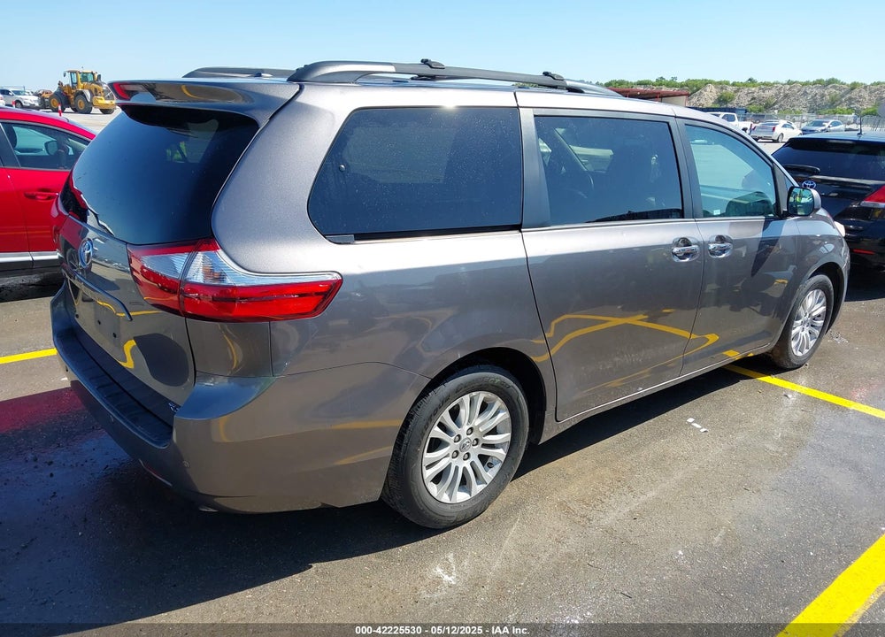 2017 TOYOTA SIENNA VIN: 5TDYZ3DC2HS778209