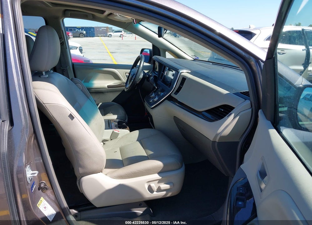2017 TOYOTA SIENNA VIN: 5TDYZ3DC2HS778209