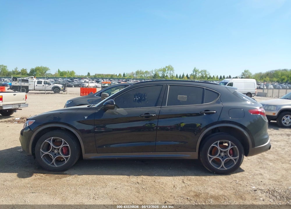 2022 ALFA ROMEO STELVIO TI AWD VIN: ZASPAKBN6N7D24902