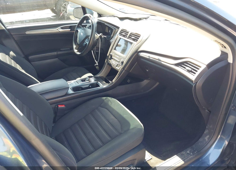 2019 FORD FUSION VIN: 3FA6P0HD2KR113583