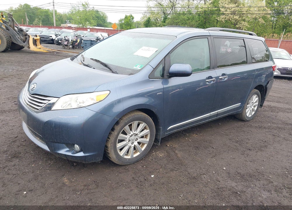 2017 TOYOTA SIENNA XLE 7 PASSENGER VIN: 5TDDZ3DC2HS171807