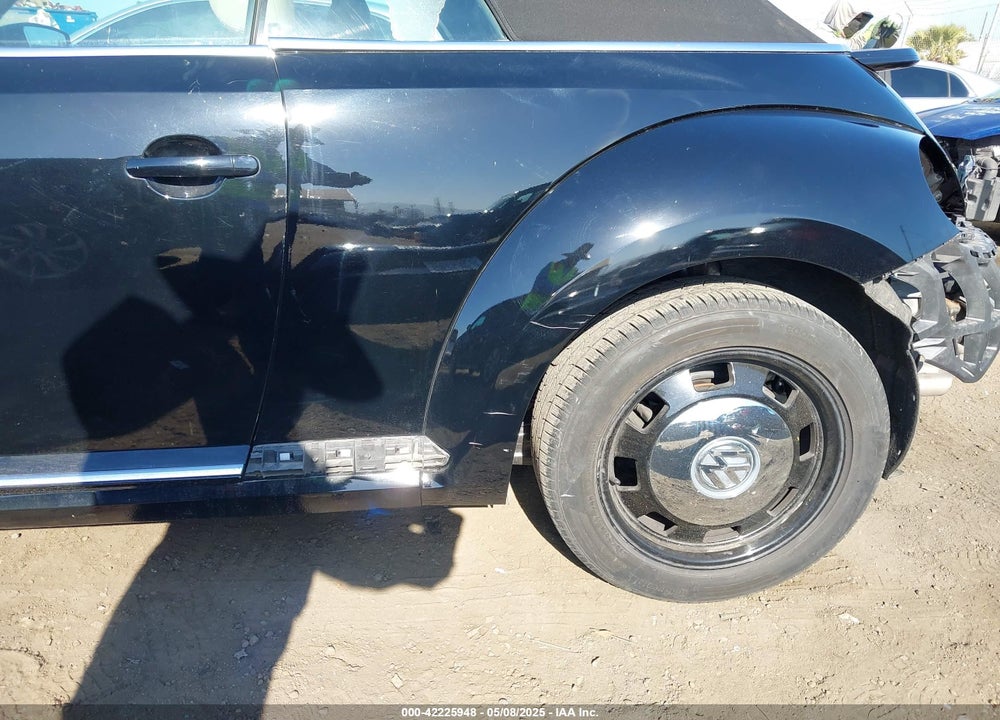 2013 VOLKSWAGEN BEETLE VIN: 3VW5P7AT5DM829195