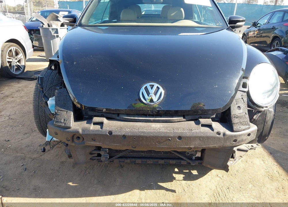 2013 VOLKSWAGEN BEETLE VIN: 3VW5P7AT5DM829195