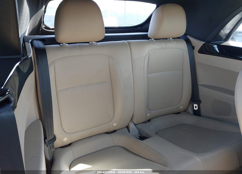 2013 VOLKSWAGEN BEETLE VIN: 3VW5P7AT5DM829195