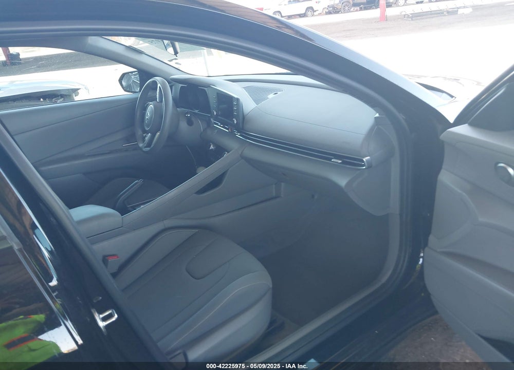 2023 HYUNDAI ELANTRA VIN: KMHLM4AG5PU599898