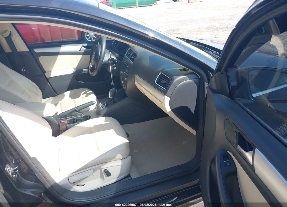 2014 VOLKSWAGEN JETTA VIN: 3VWD07AJ5EM291940