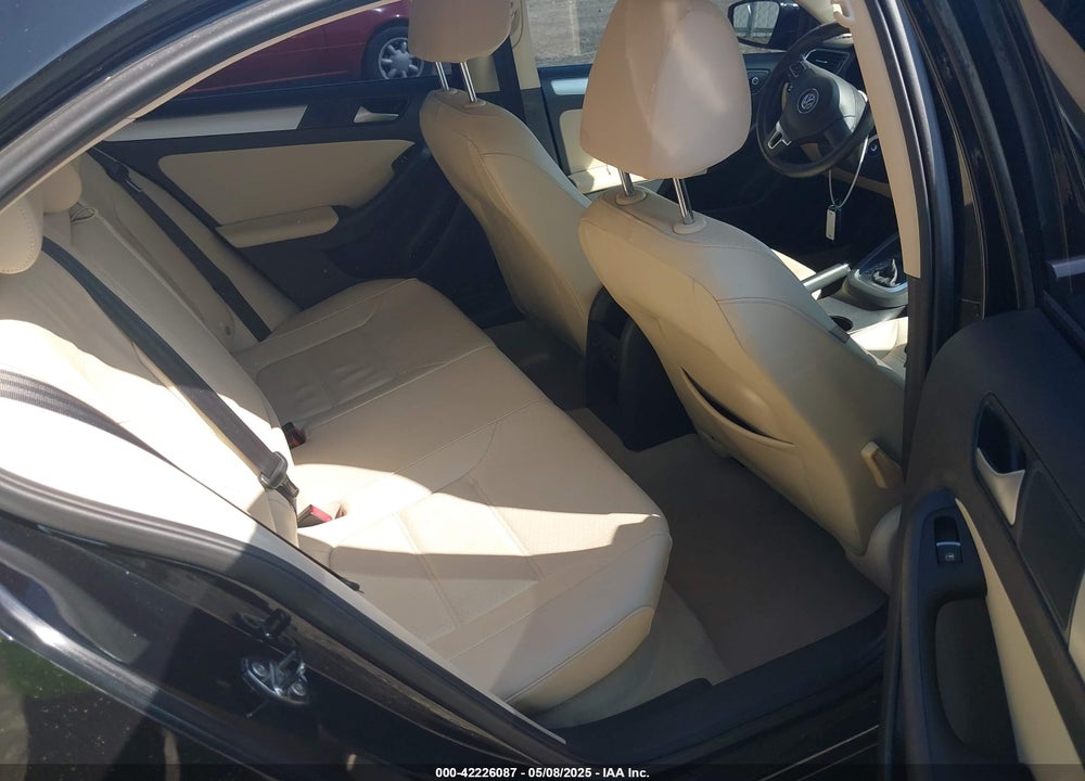 2014 VOLKSWAGEN JETTA VIN: 3VWD07AJ5EM291940
