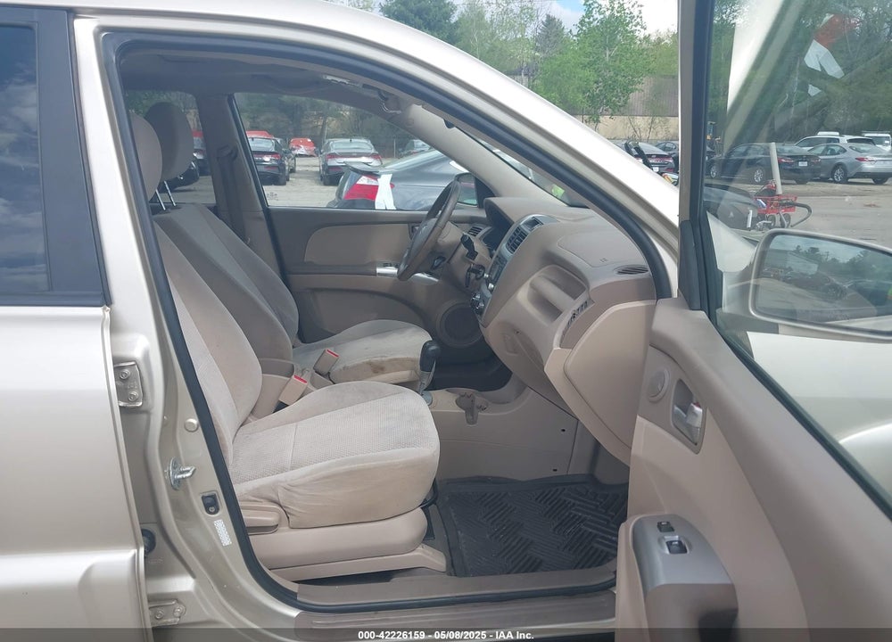 2009 KIA SPORTAGE VIN: KNDJE723897625045